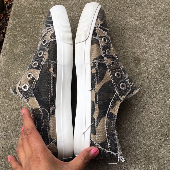 BLOWFISH SNEAKERS - Picture 2 of 3